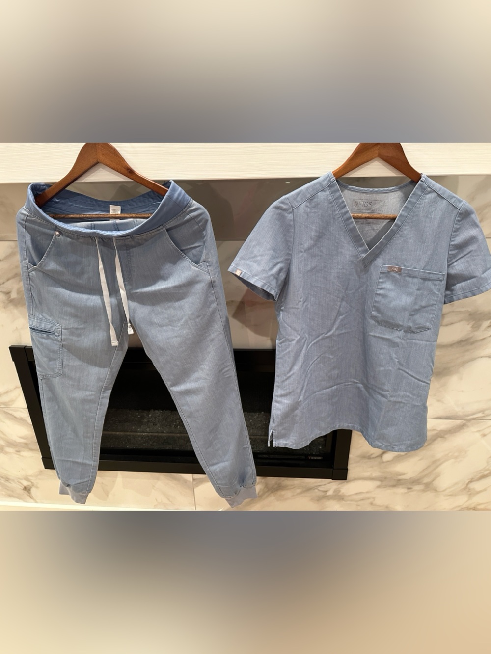 FIGS Women’s Heathered Denim  Light Blue Scrub Set - Top XS & Drawstring Pants S